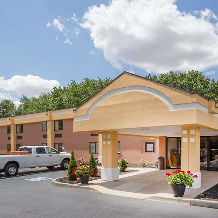 Super 8 By Wyndham Logansport Motel Luaran gambar